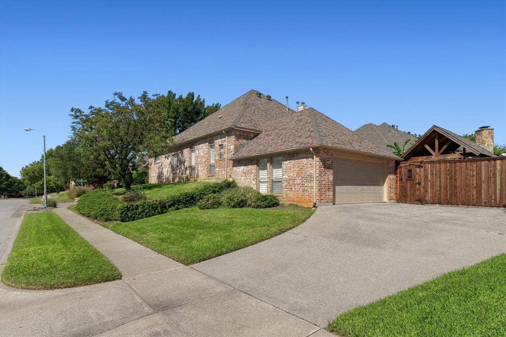 8200 Edgemont Court, North Richland Hills, TX 76182 8200 Edgemont Court, North Richland Hills, TX 76182