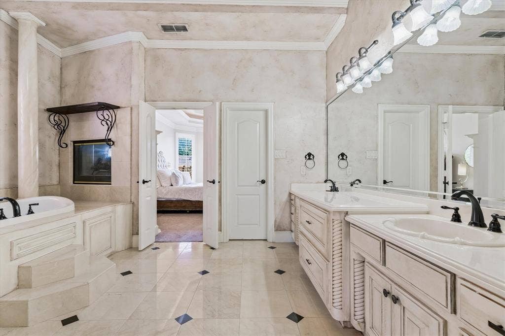 8200 Edgemont Court, North Richland Hills, TX 76182 8200 Edgemont Court, North Richland Hills, TX 76182