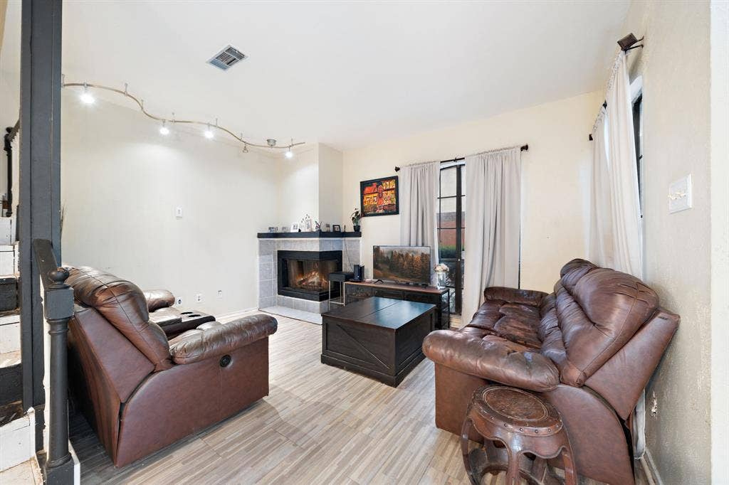 611 Oriole Boulevard, #1001, Duncanville, TX 75116