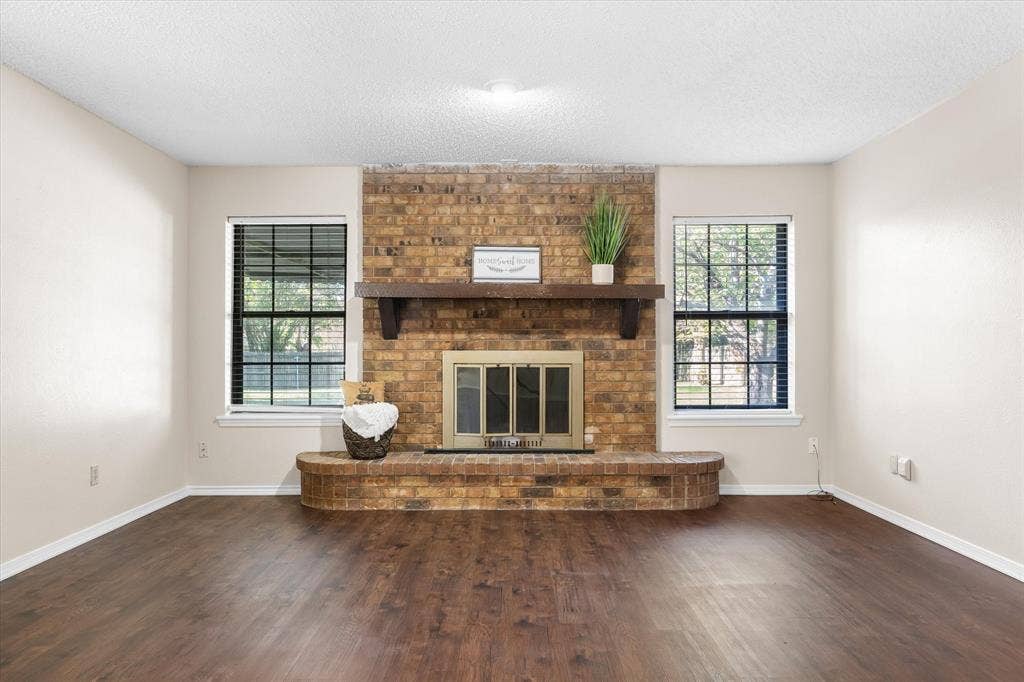 322 Juanita Avenue, Wills Point, TX 75169