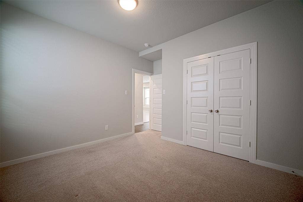 3911 Spencer Lane, Heartland, TX 75126