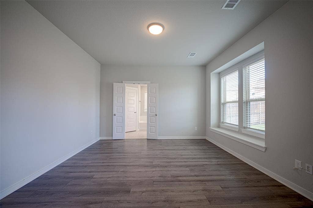 3911 Spencer Lane, Heartland, TX 75126