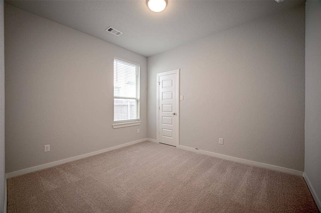 3911 Spencer Lane, Heartland, TX 75126