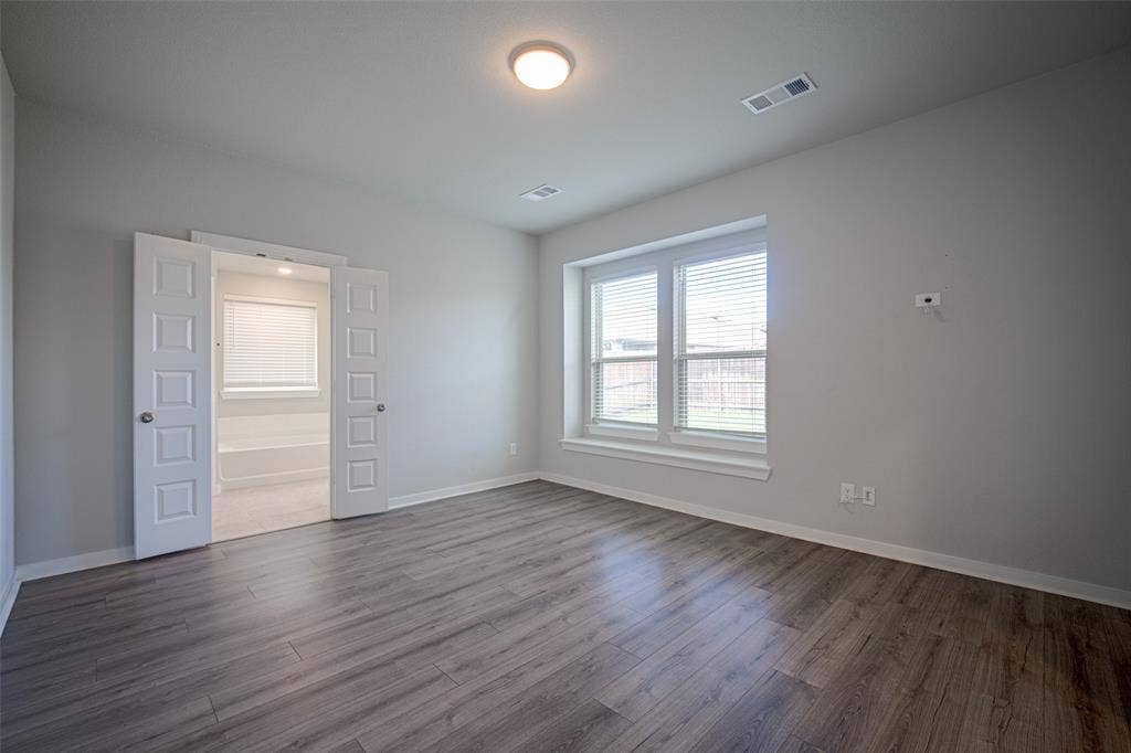 3911 Spencer Lane, Heartland, TX 75126