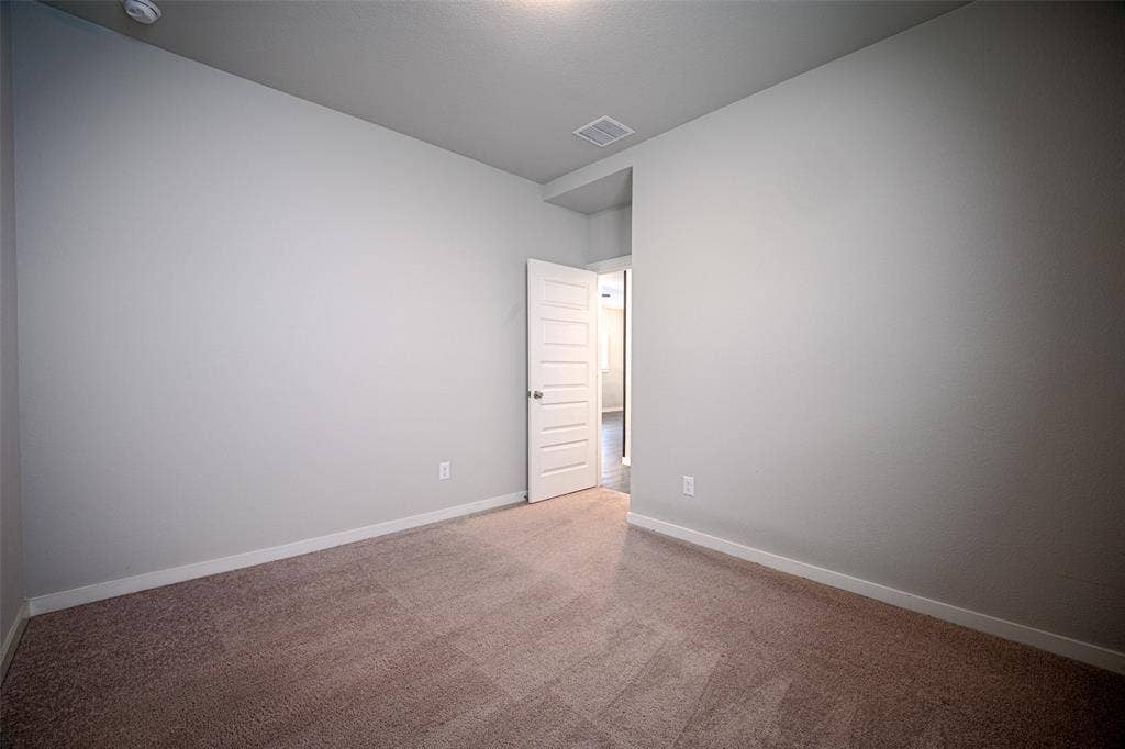 3911 Spencer Lane, Heartland, TX 75126