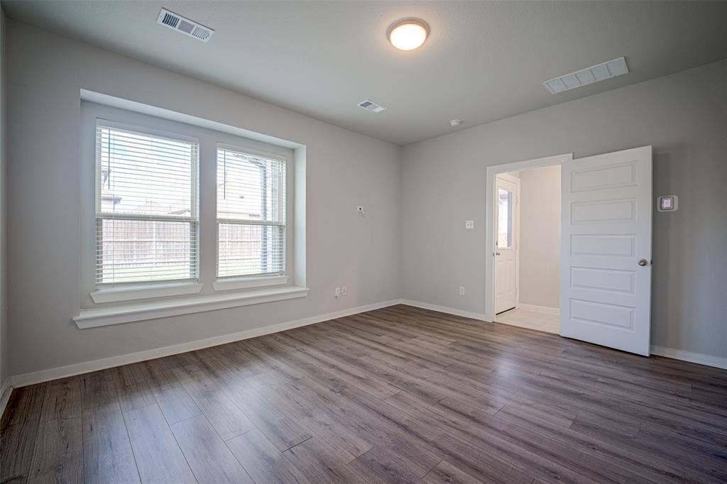 3911 Spencer Lane, Heartland, TX 75126