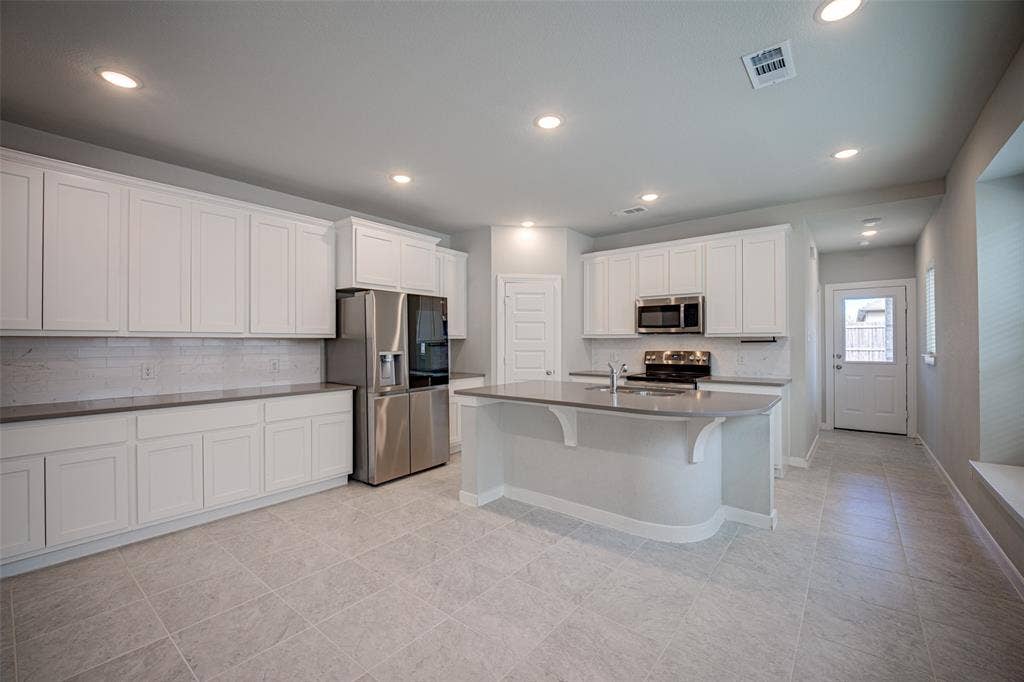 3911 Spencer Lane, Heartland, TX 75126