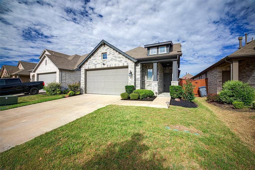 3911 Spencer Lane, Heartland, TX 75126