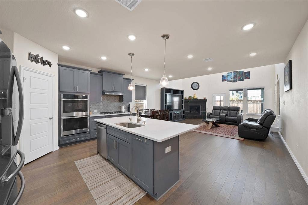 2425 Muirfield Drive, Little Elm, TX 75036
