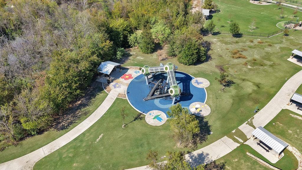 2425 Muirfield Drive, Little Elm, TX 75036