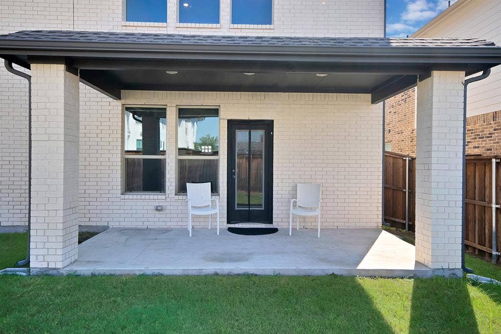 2425 Muirfield Drive, Little Elm, TX 75036