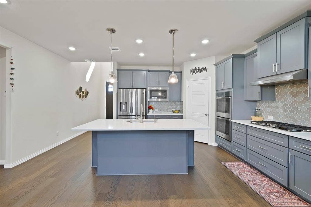 2425 Muirfield Drive, Little Elm, TX 75036