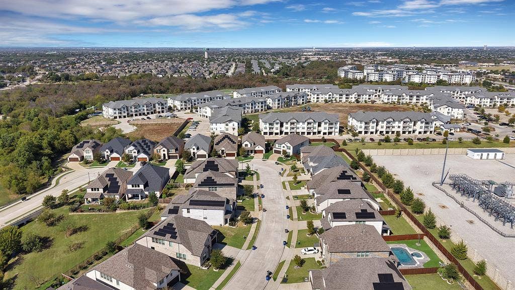 2425 Muirfield Drive, Little Elm, TX 75036