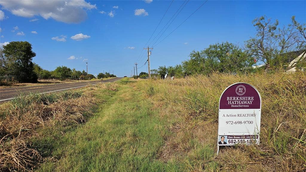 000 FM-1392, Terrell, TX 75160 View showing road frontage looking toward northeast.