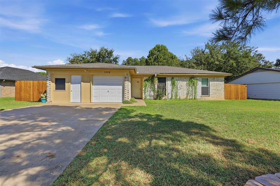 Property photo for 1309 Berry Drive, Cleburne, TX