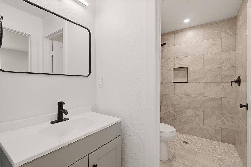 327 Boone, Alvarado, TX 76009