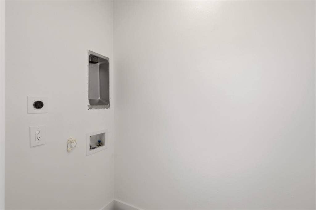 327 Boone, Alvarado, TX 76009