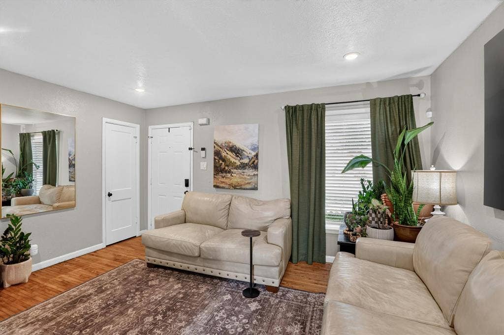 10518 Dawn Drive, Dallas, TX 75228