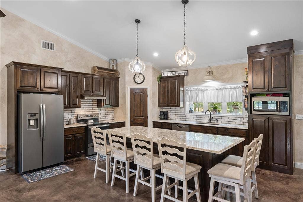 1143 VZ County Road 4602, Ben Wheeler, TX 75754