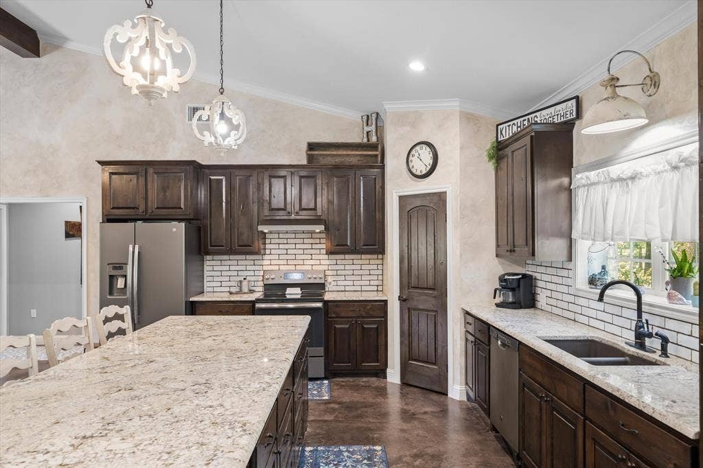 1143 VZ County Road 4602, Ben Wheeler, TX 75754