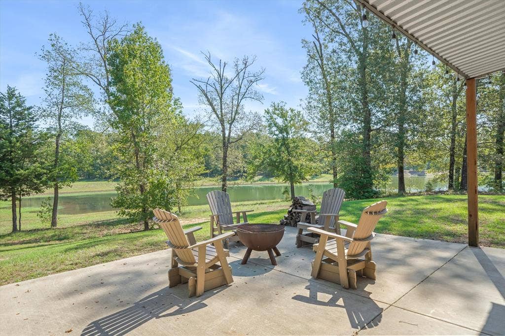 1143 VZ County Road 4602, Ben Wheeler, TX 75754