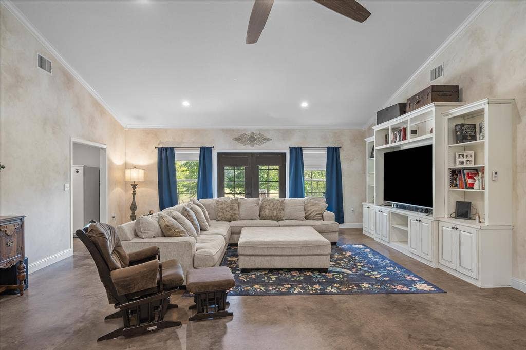 1143 VZ County Road 4602, Ben Wheeler, TX 75754