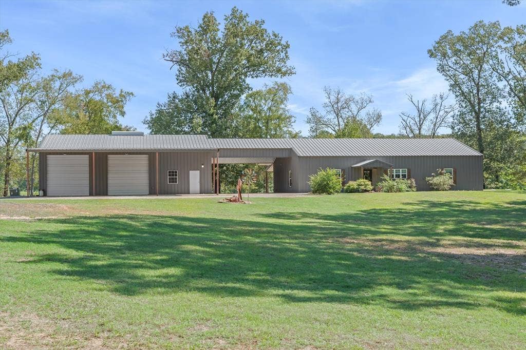 1143 VZ County Road 4602, Ben Wheeler, TX 75754