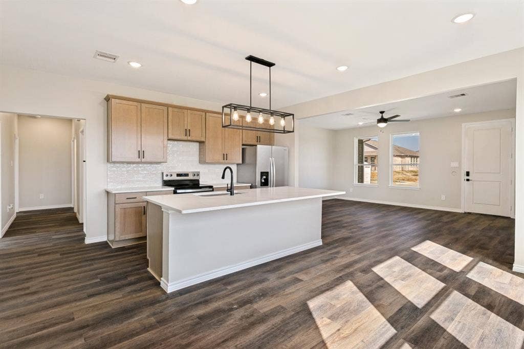 1428 Brushy Creek Drive, Cleburne, TX 76033 1428 Brushy Creek Drive, Cleburne, TX 76033
