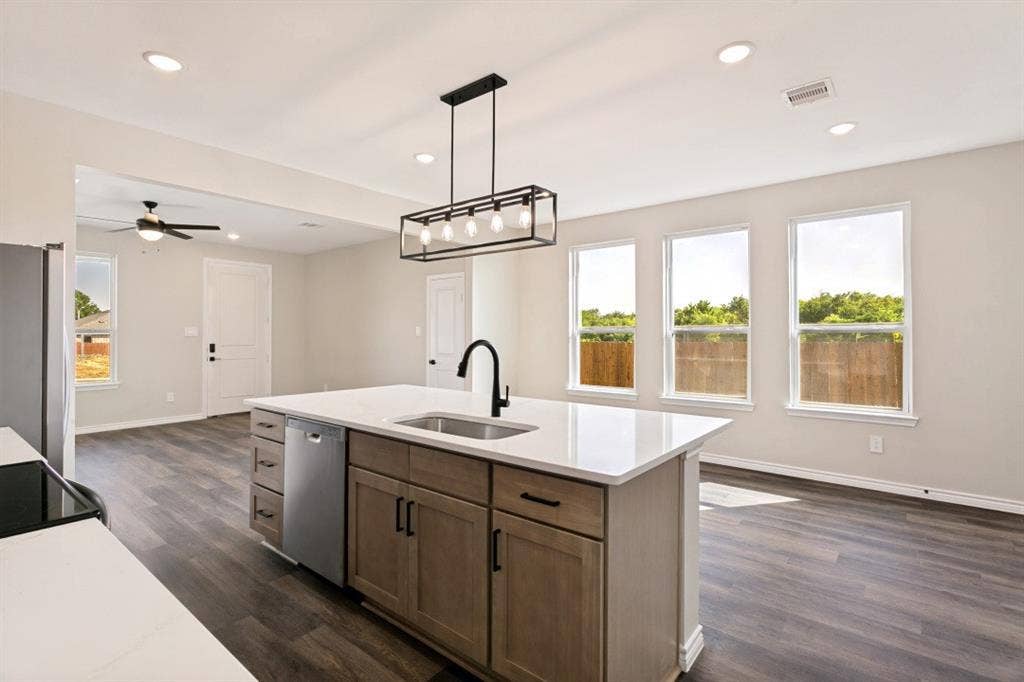 1428 Brushy Creek Drive, Cleburne, TX 76033 1428 Brushy Creek Drive, Cleburne, TX 76033