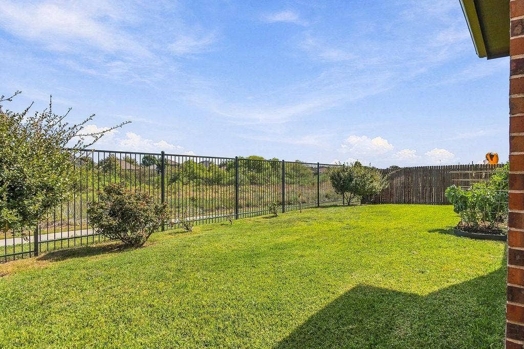 9220 Bronze Meadow Drive, Fort Worth, TX 76131 9220 Bronze Meadow Drive, Fort Worth, TX 76131