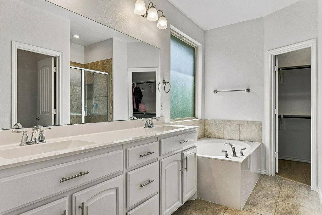 9220 Bronze Meadow Drive, Fort Worth, TX 76131 9220 Bronze Meadow Drive, Fort Worth, TX 76131