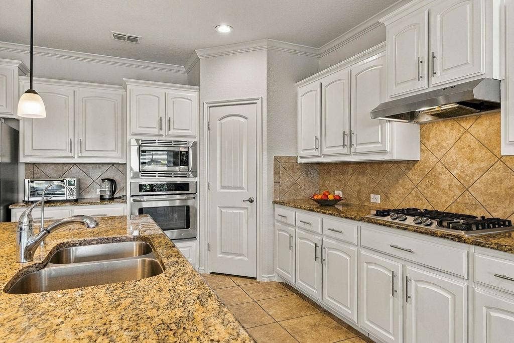 9220 Bronze Meadow Drive, Fort Worth, TX 76131 9220 Bronze Meadow Drive, Fort Worth, TX 76131