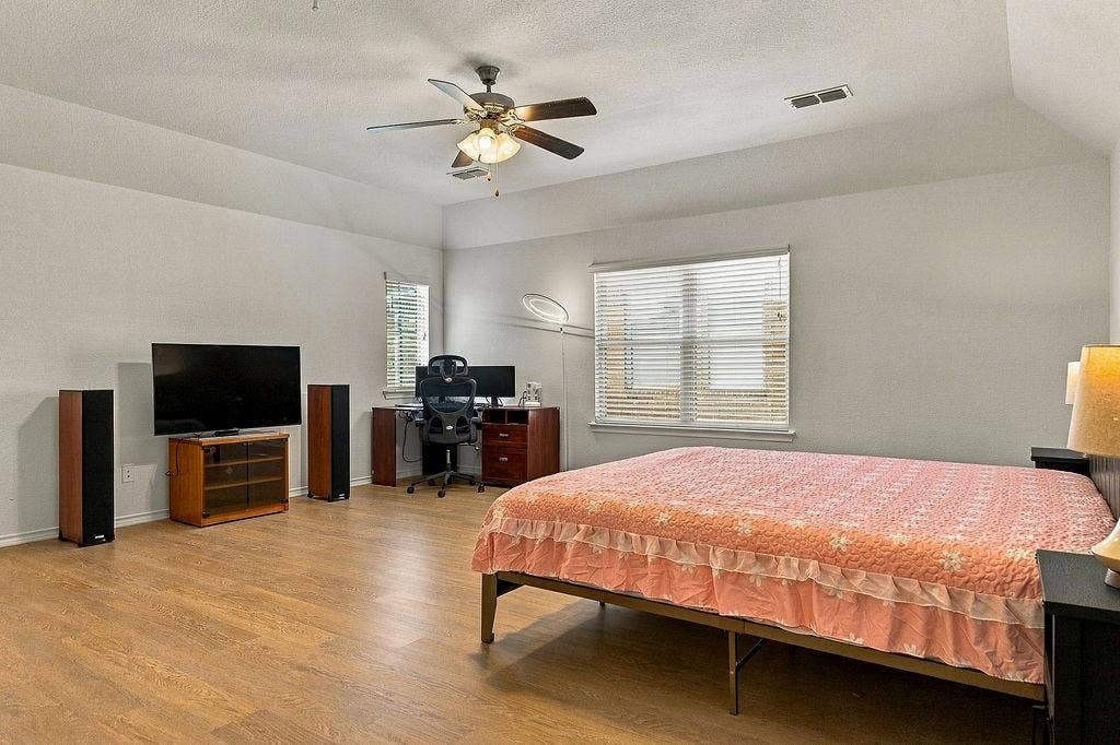 9220 Bronze Meadow Drive, Fort Worth, TX 76131 Bedroom 5-Second Primary Suite