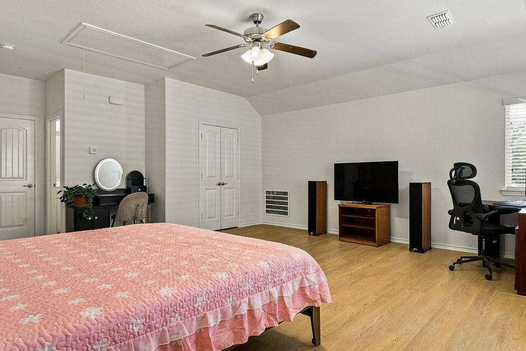 9220 Bronze Meadow Drive, Fort Worth, TX 76131 9220 Bronze Meadow Drive, Fort Worth, TX 76131