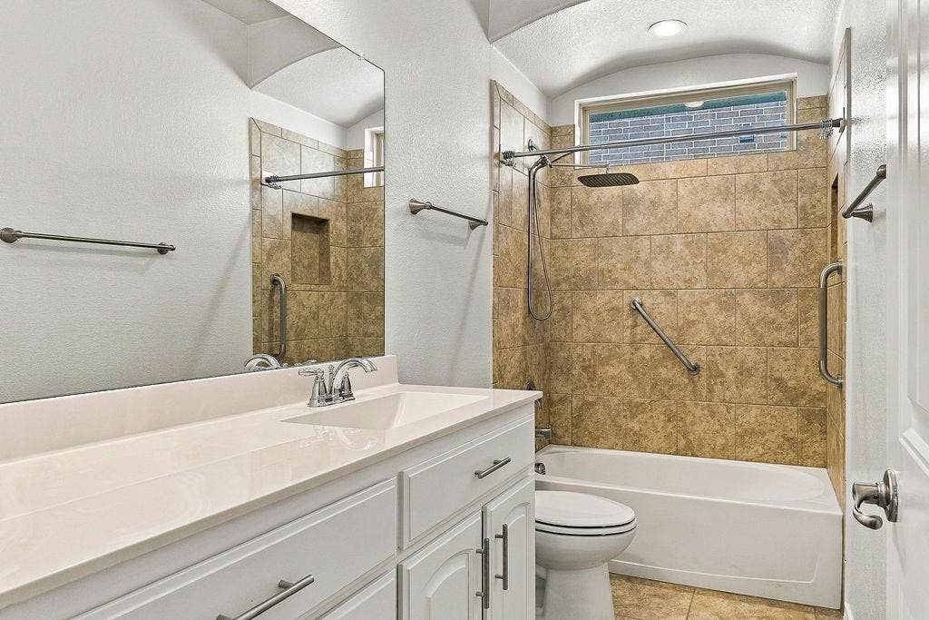 9220 Bronze Meadow Drive, Fort Worth, TX 76131 9220 Bronze Meadow Drive, Fort Worth, TX 76131