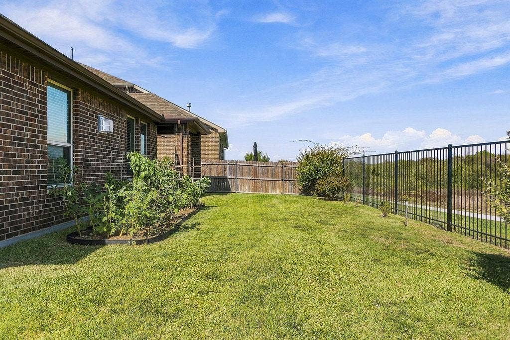 9220 Bronze Meadow Drive, Fort Worth, TX 76131 9220 Bronze Meadow Drive, Fort Worth, TX 76131