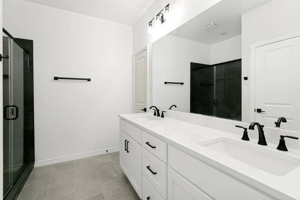 1426 Brushy Creek Drive, Cleburne, TX 76033