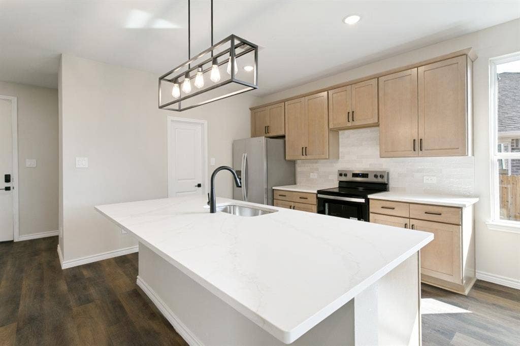 1426 Brushy Creek Drive, Cleburne, TX 76033