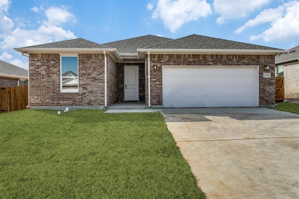 1426 Brushy Creek Drive, Cleburne, TX 76033