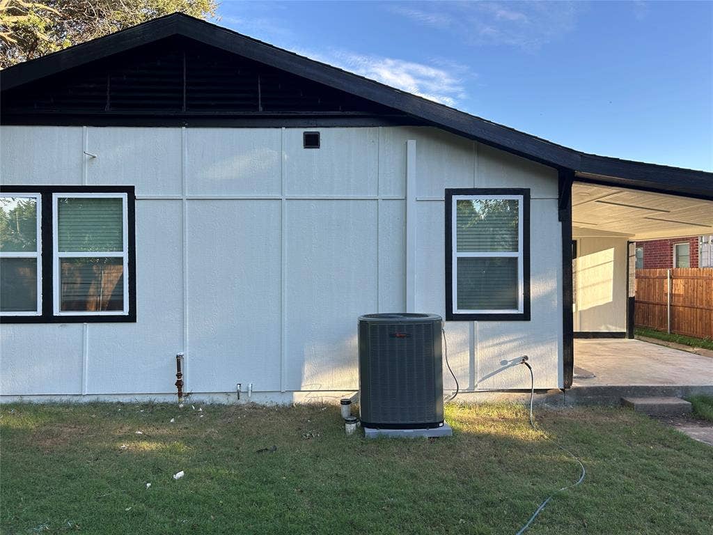 2815 Hedgerow Drive, Dallas, TX 75235 2815 Hedgerow Drive, Dallas, TX 75235
