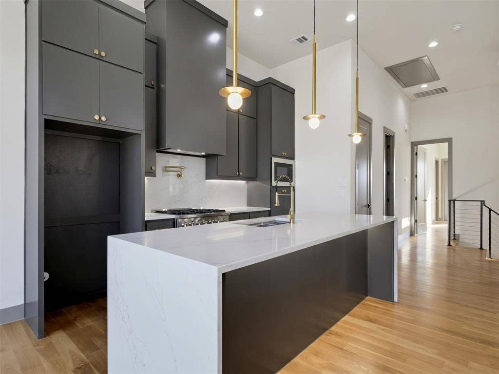 414 - kitchen island