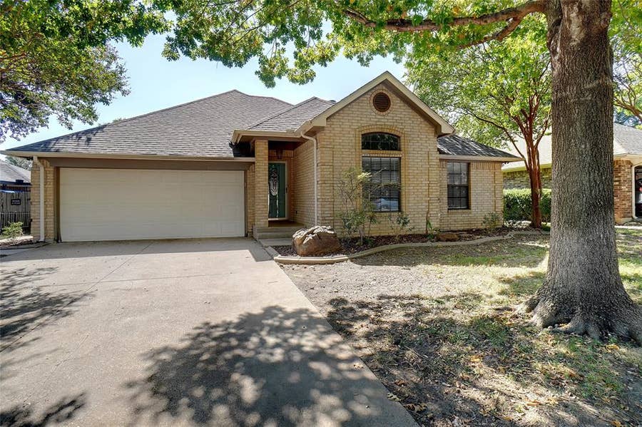 Property photo for 1109 W Hills Terrace, Saginaw, TX