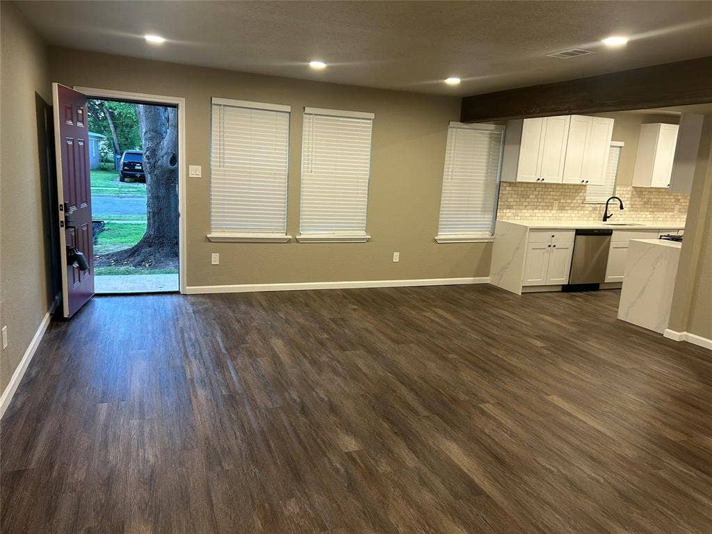 10312 Desdemona Drive, Dallas, TX 75228 10312 Desdemona Drive, Dallas, TX 75228