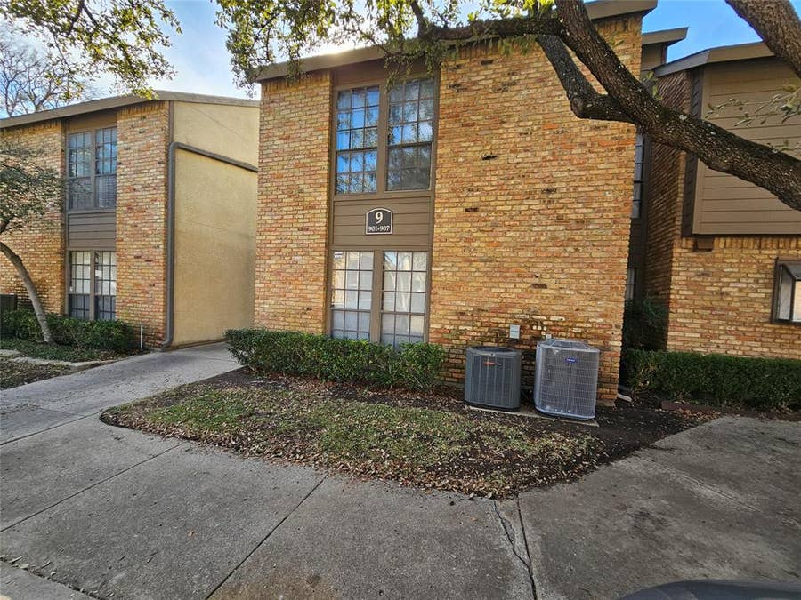 Property photo for 15221 Berry Trail, #904, Dallas, TX
