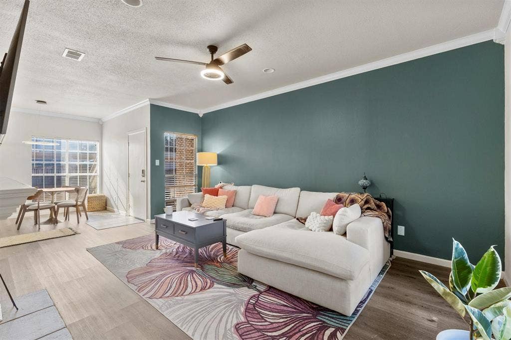 3550 Country Square Drive, #111, Carrollton, TX 75006
