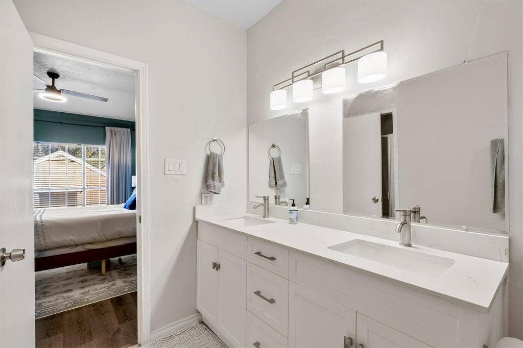 3550 Country Square Drive, #111, Carrollton, TX 75006