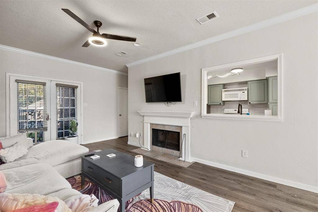 3550 Country Square Drive, #111, Carrollton, TX 75006
