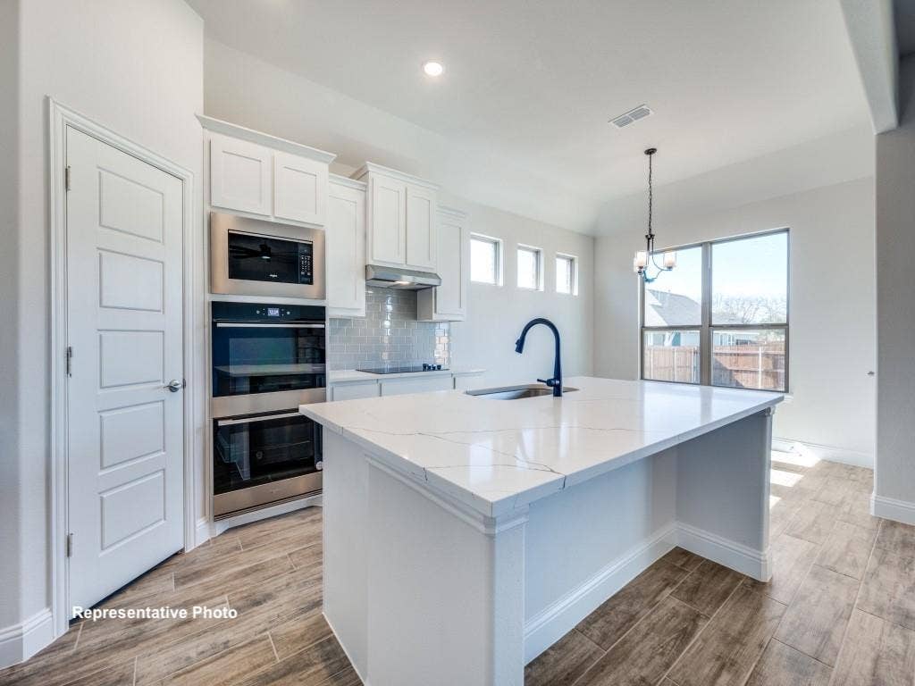 325 Skeen Peak Drive, Springtown, TX 76082 325 Skeen Peak Drive, Springtown, TX 76082