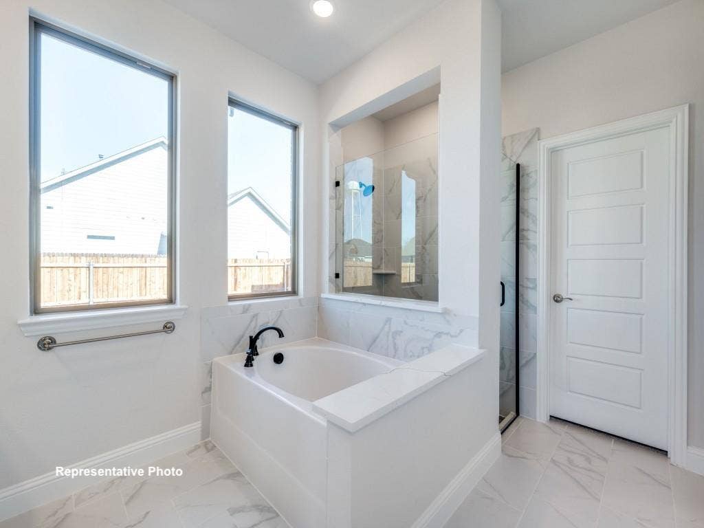 325 Skeen Peak Drive, Springtown, TX 76082 325 Skeen Peak Drive, Springtown, TX 76082