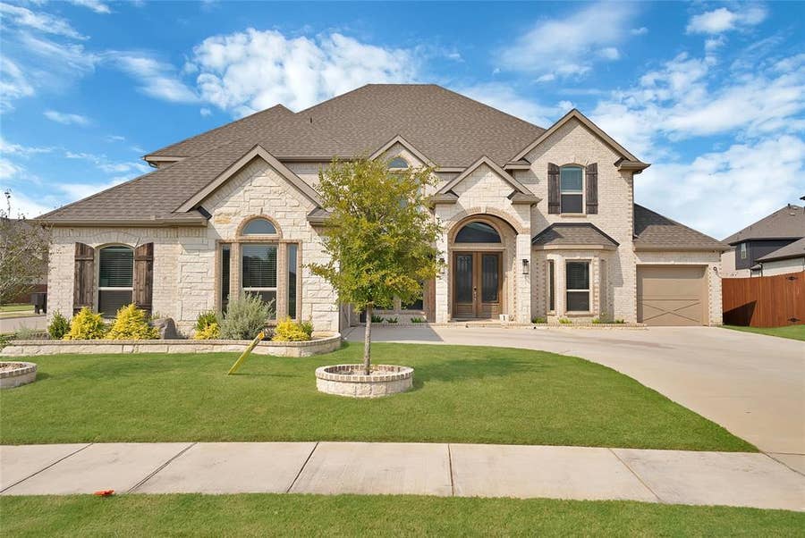 Property photo for 2208 Birdwatch Lane, Mansfield, TX